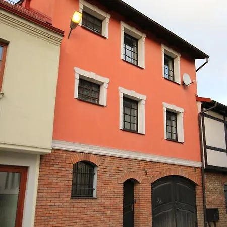 W Centrum Na Starowce, Dzienny Z Aneksem Kuchennym, Sypialnia Z Podwojnym Lozkiem, Piekna Weranda, Tv Smart, Wi-fi, Parking, Fv, Self Check In 24h, Taras, Ogrod Nad Rzeka, W Sasiedztwie Restauracja , Imprezy I Uslugi Escort Zakazane