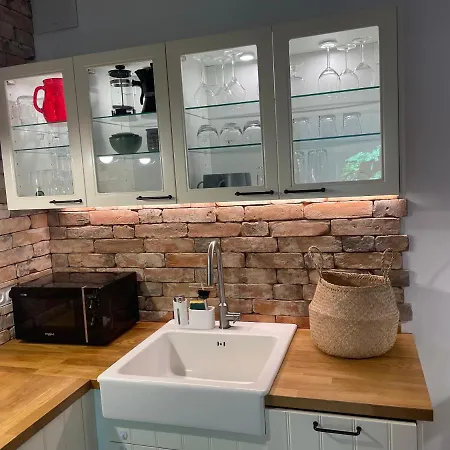 W Centrum Na Starowce, Dzienny Z Aneksem Kuchennym, Sypialnia Z Podwojnym Lozkiem, Piekna Weranda, Tv Smart, Wi-fi, Parking, Fv, Self Check In 24h, Taras, Ogrod Nad Rzeka, W Sasiedztwie Restauracja , Imprezy I Uslugi Escort Zakazane Starogard Gdański