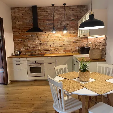Appartement W Centrum Na Starowce, Dzienny Z Aneksem Kuchennym, Sypialnia Z Podwojnym Lozkiem, Piekna Weranda, Tv Smart, Wi-fi, Parking, Fv, Self Check In 24h, Taras, Ogrod Nad Rzeka, W Sasiedztwie Restauracja , Imprezy I Uslugi Escort Zakazane