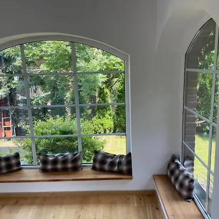 W Centrum Na Starowce, Dzienny Z Aneksem Kuchennym, Sypialnia Z Podwojnym Lozkiem, Piekna Weranda, Tv Smart, Wi-fi, Parking, Fv, Self Check In 24h, Taras, Ogrod Nad Rzeka, W Sasiedztwie Restauracja , Imprezy I Uslugi Escort Zakazane Appartement *