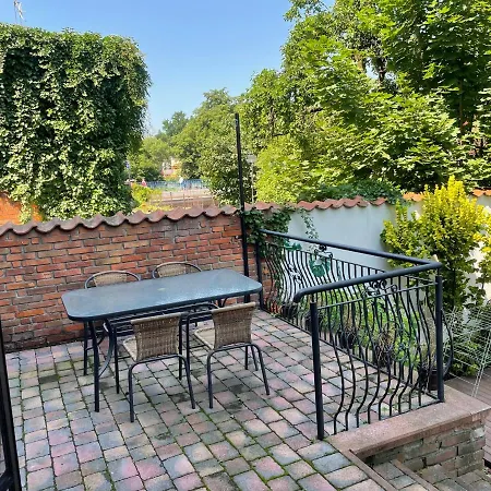 Appartement W Centrum Na Starowce, Dzienny Z Aneksem Kuchennym, Sypialnia Z Podwojnym Lozkiem, Piekna Weranda, Tv Smart, Wi-fi, Parking, Fv, Self Check In 24h, Taras, Ogrod Nad Rzeka, W Sasiedztwie Restauracja , Imprezy I Uslugi Escort Zakazane Starogard Gdański