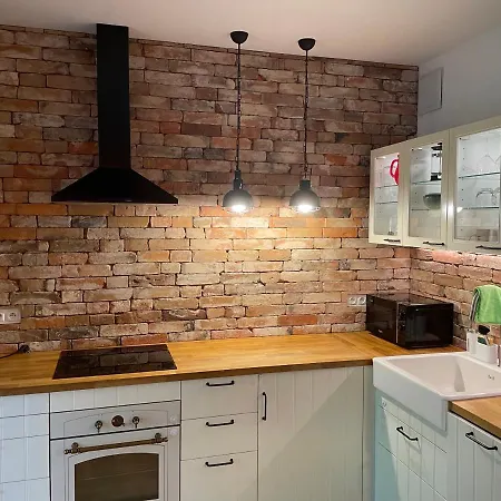 W Centrum Na Starowce, Dzienny Z Aneksem Kuchennym, Sypialnia Z Podwojnym Lozkiem, Piekna Weranda, Tv Smart, Wi-fi, Parking, Fv, Self Check In 24h, Taras, Ogrod Nad Rzeka, W Sasiedztwie Restauracja , Imprezy I Uslugi Escort Zakazane Appartement Starogard Gdański