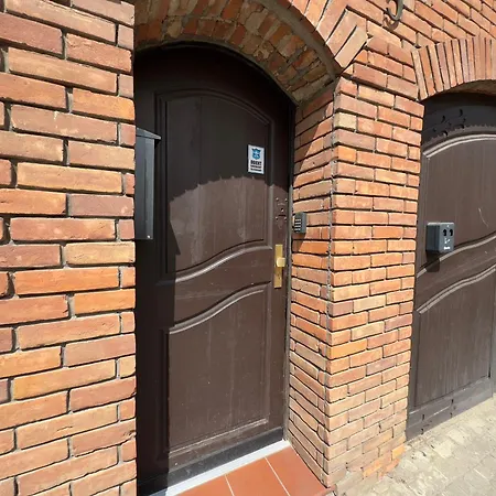 Appartement W Centrum Na Starowce, Dzienny Z Aneksem Kuchennym, Sypialnia Z Podwojnym Lozkiem, Piekna Weranda, Tv Smart, Wi-fi, Parking, Fv, Self Check In 24h, Taras, Ogrod Nad Rzeka, W Sasiedztwie Restauracja , Imprezy I Uslugi Escort Zakazane *